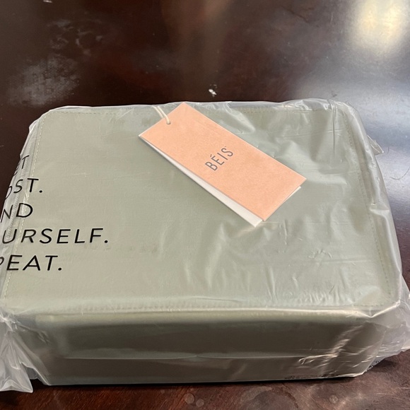 Beis The Cosmetic Case in Olive - Picture 5 of 5